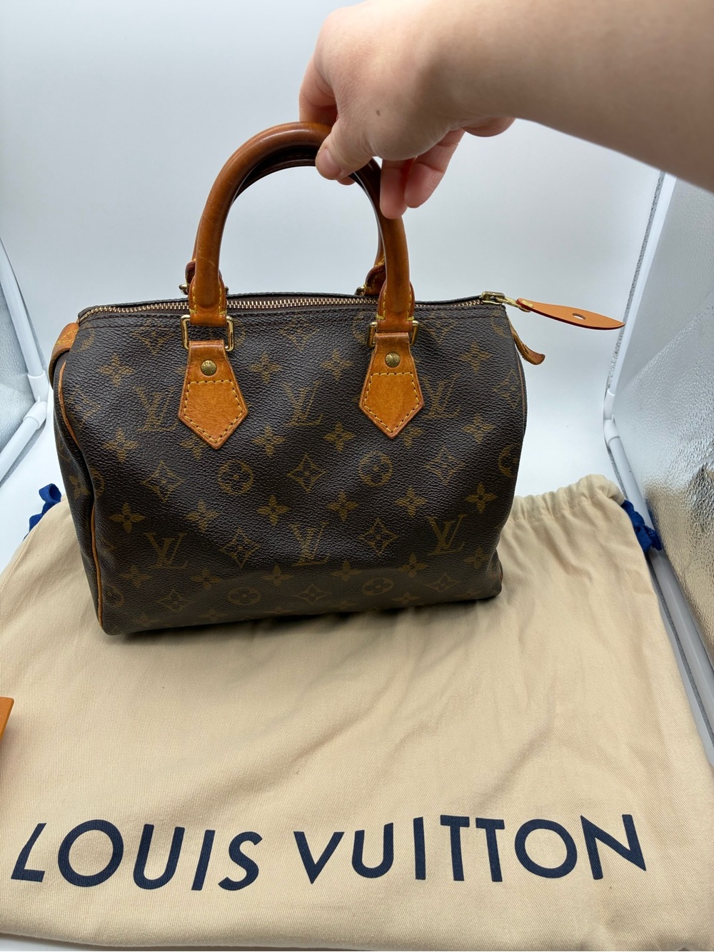 Louis Vuitton y2k  Brown Monogram Speedy 25 with LV dustbag and lock and key
